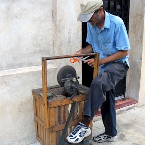 If you hear a penny whistle outside, it means the knife sharpener is on your street. You can get almost any service at your doorstep in Merida. <a href=></a>