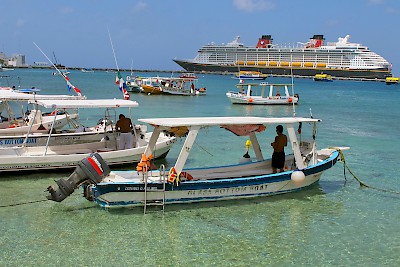 That cruise ship is as close to shore as Texas' Navy was able to come. <a href=></a>