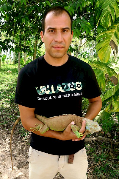 Jonathon Josue Navarro Conseca, Director General of Vallazoo <a href=></a>